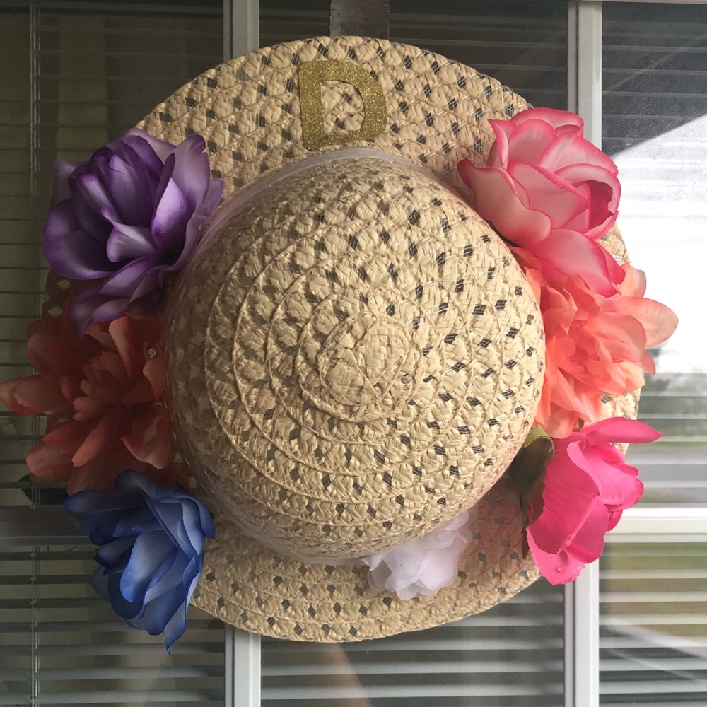Straw door hat wreath